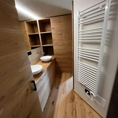 Guesthost - Mulino Del Bianco - Comfy Studio-Flat Apartament La Thuile