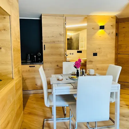 Apartament Guesthost - Mulino Del Bianco - Comfy Studio-Flat La Thuile